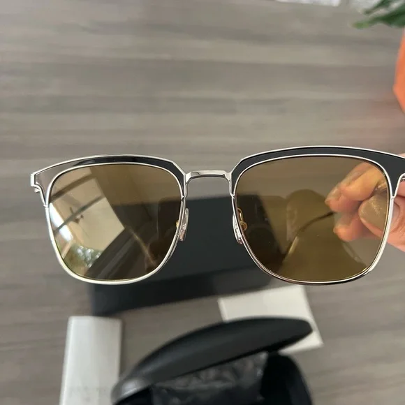 ALEXANDER MCQUEEN スクエアフレムサンクラス AM0483S 004 Alexander McQueen Square-Frame Recycled Acetate Sunglasses
